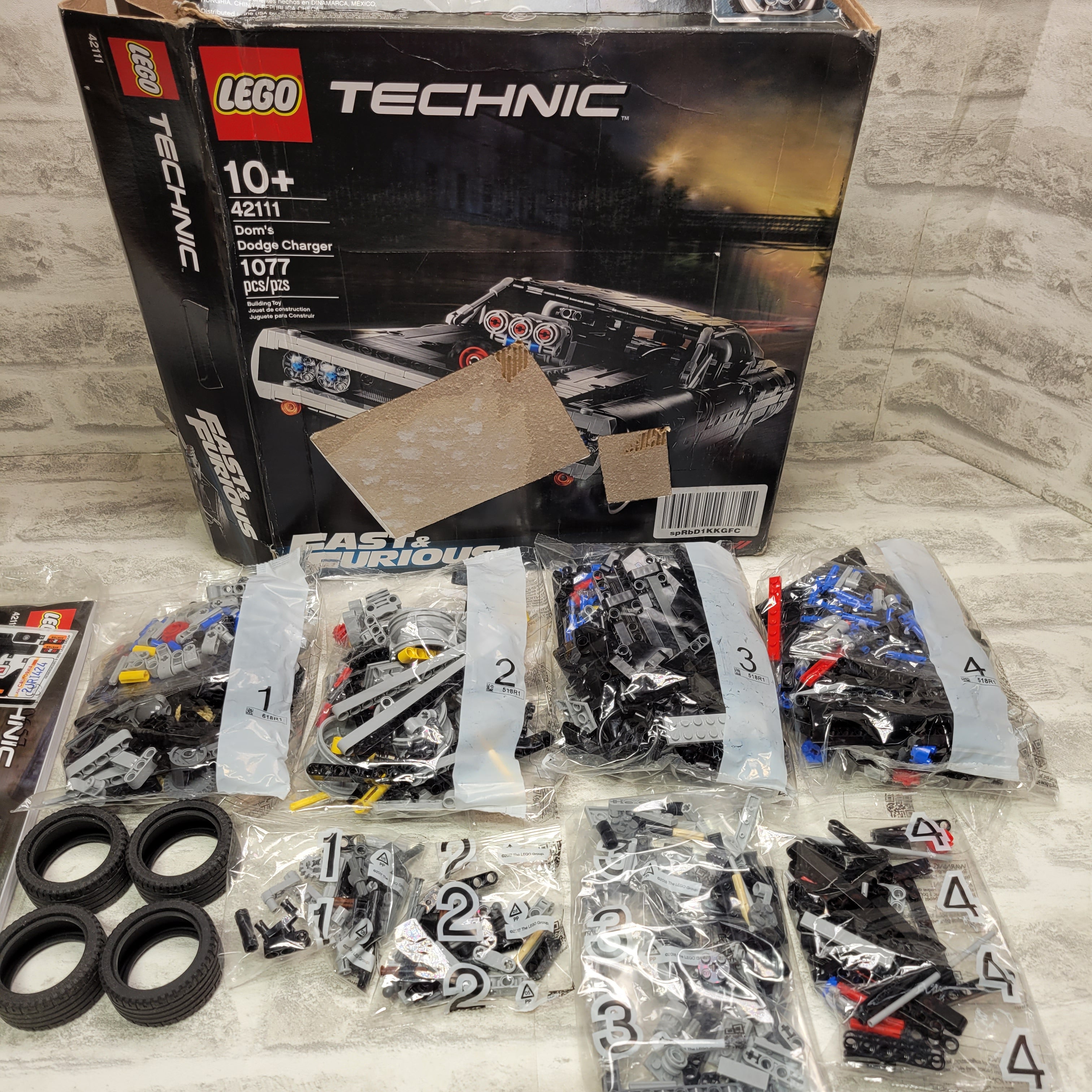 LEGO Technic Fast & Furious Dom's Dodge Charger 42111 *READ DESCRIPTION* (7680122880238)